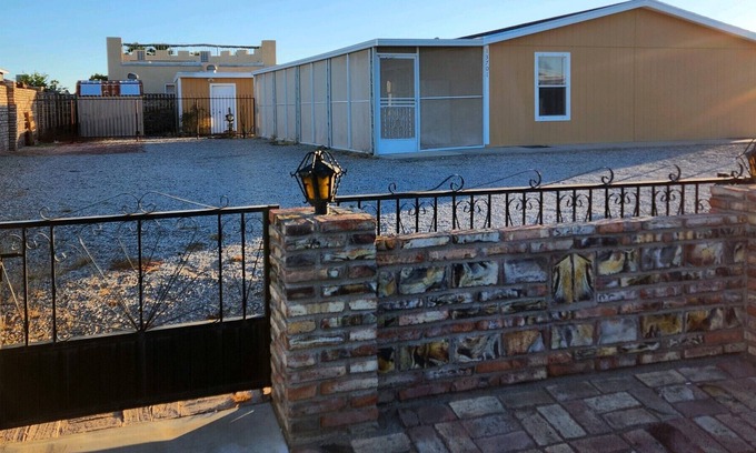 Foothills House | New & Avail 3bd 2ba Foothills