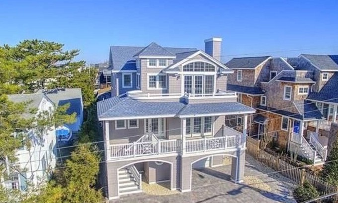 Beach Haven House | New! Avail July 10-24! Beach Haven LEHYC new home with pool and outdoor kitchen