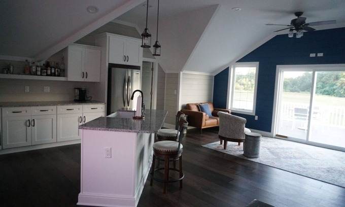 Elizabeth City House | New Barn Apartment on 55 acres/waterfront