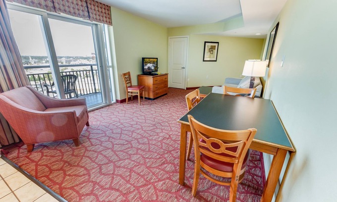 Downtown Myrtle Beach Condo | New Bay View Resort,Great Location,Boardwalk,Pools