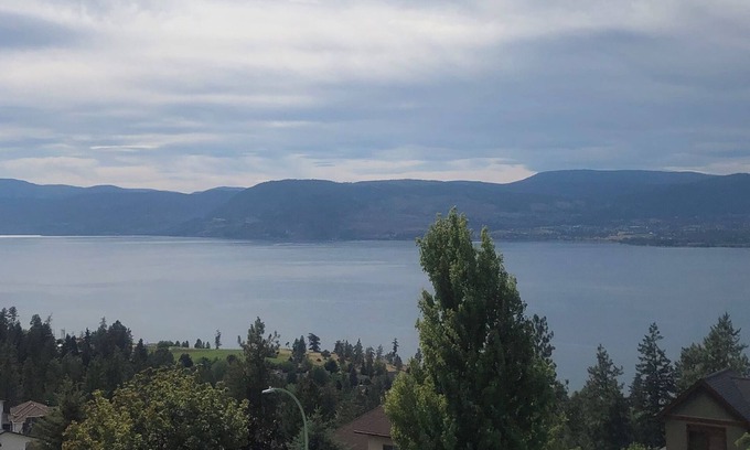 Southwest Mission Apartment | New Beautiful Lakeview Ground Level private suite in beautiful upper Kelowna