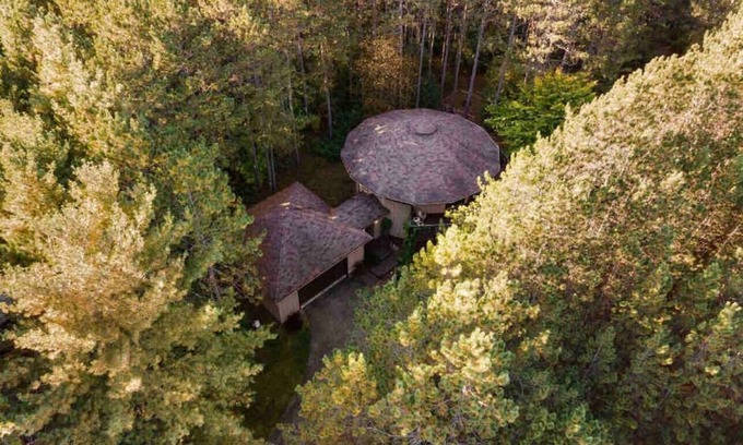 Lake Ann House | New* Beautifully updated home with game room!
