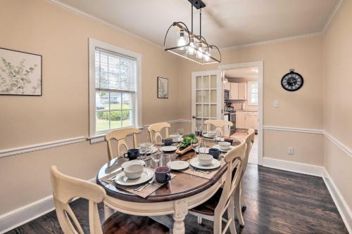 New Bern House | New Bern Retreat with Fire Pit about 1 Mi to Dtwn!