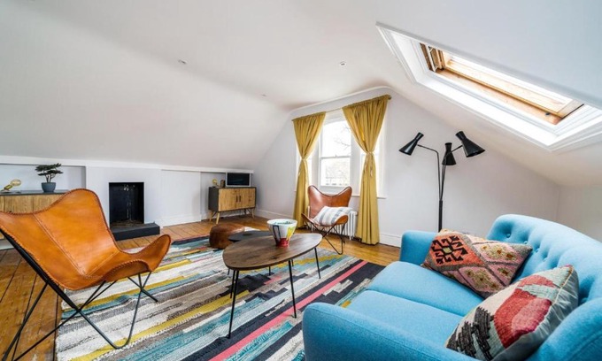 Hackney Apartment | NEW Bohemian 2 Bedroom Victorian Flat in Dalston