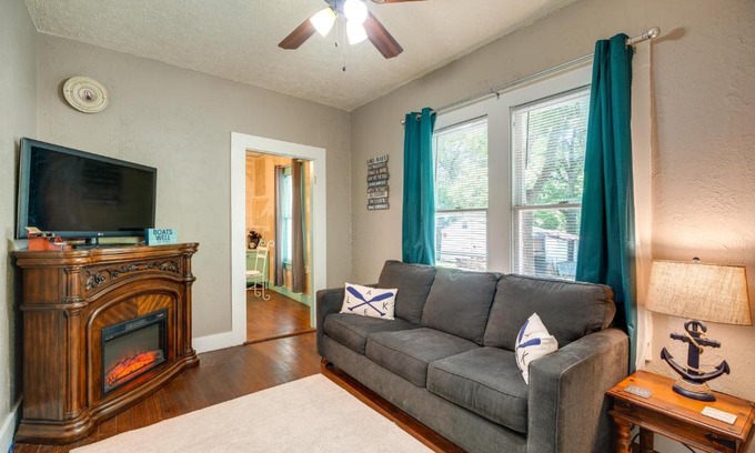 New Braunfels House | New Braunfels Vacation Rental on Lake Dunlap!