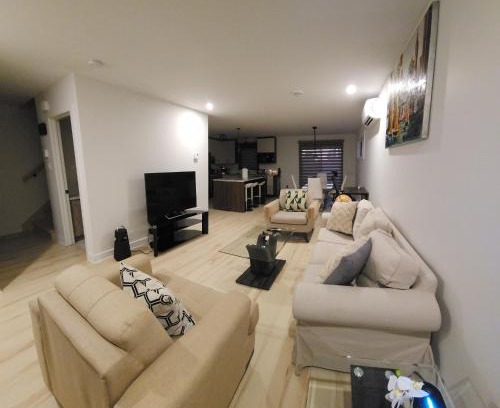 Salaberry De Valleyfield Villa | NEW Breathtaking Spacious and Luxury House