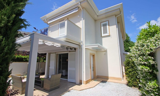Cinquale House | New built villa for 4 people, near sea, a/c, near Forte dei Marmi