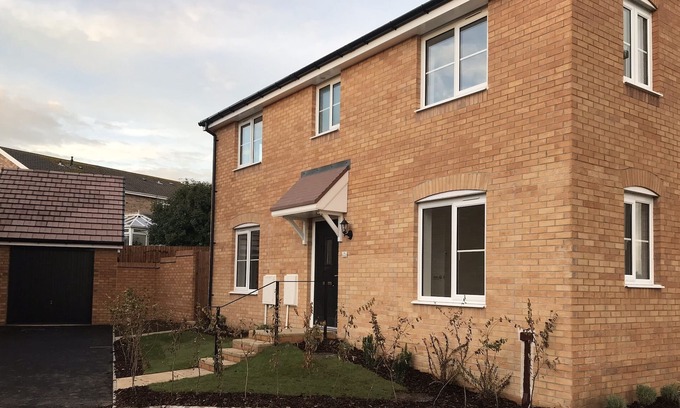 Rhoose House | New Build 4 Bedroom Home near Cardiff and CWL Airport