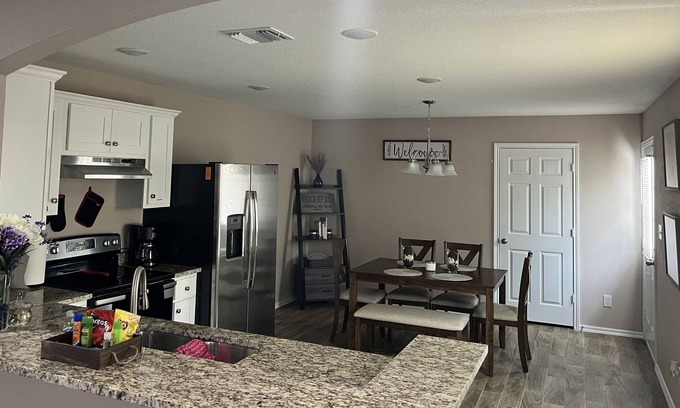 Harlandale House | New Build 7min to Downtown Riverwalk & Pearl, Southtown, Alamodome all close!