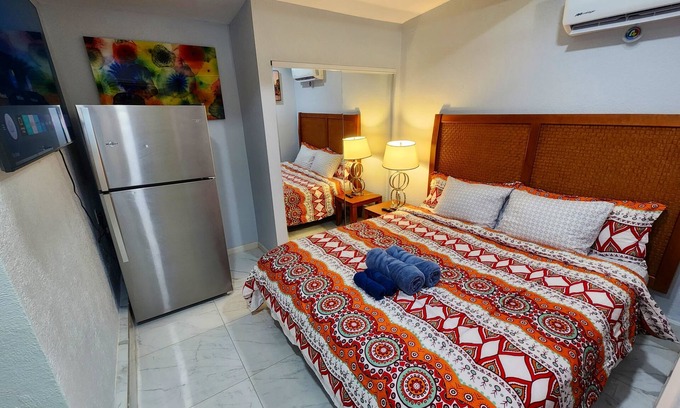 Las Vegas House | ➤New Build Guest House⭐ Private Entrance 12min DTWN