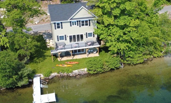 New Durham House | New Build Merrymeeting Lake Waterfront - Crystal Clear Water, Dock, Kayaks, A/C