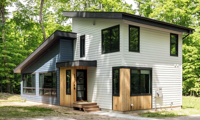 Empire House | New Build Modern Cabin in Glen Arbor close to downtown Glen Arbor and Empire