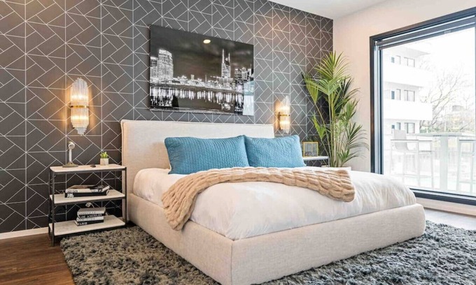 Eighth Avenue Apartment | New Build w Pool/Walk to Broadway!