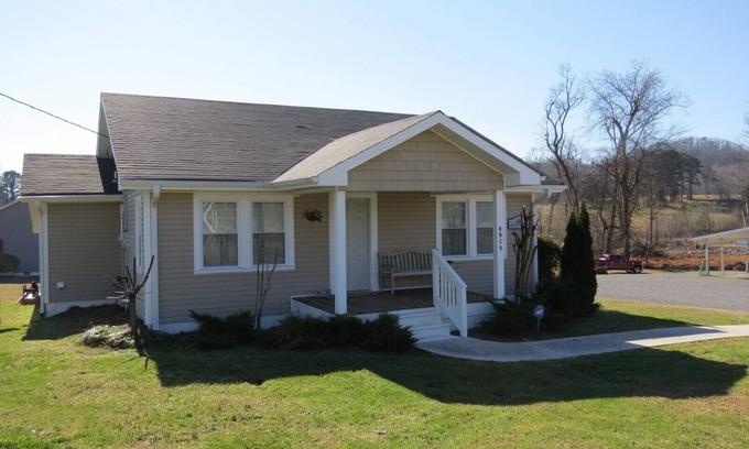 Guntersville Cabin | "New Cabin Listing "Lake Guntersville"