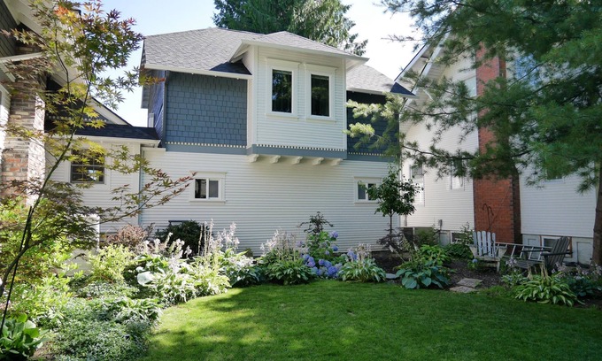 Garden District Cottage | New carriage house in the heart of Coeur d' Alene's historic Garden District