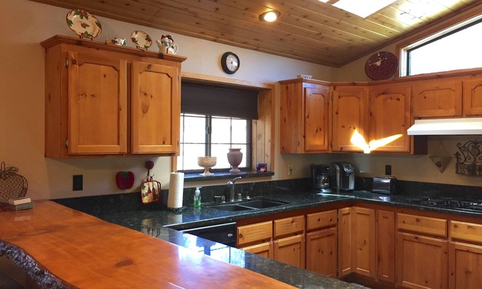 Eagle Mountain Estates House | NEW! Castlewood Lodge with Hot Tub & Game Room