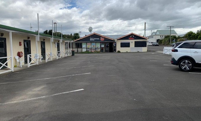Woodville Hotel | New Central Hotel Woodville