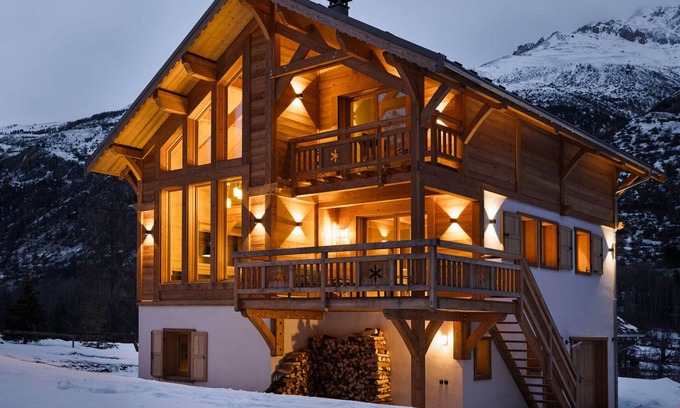 Monetier-les-Bains Ski Chalet | New chalet for 10, charm and comfort in Serre Chevalier