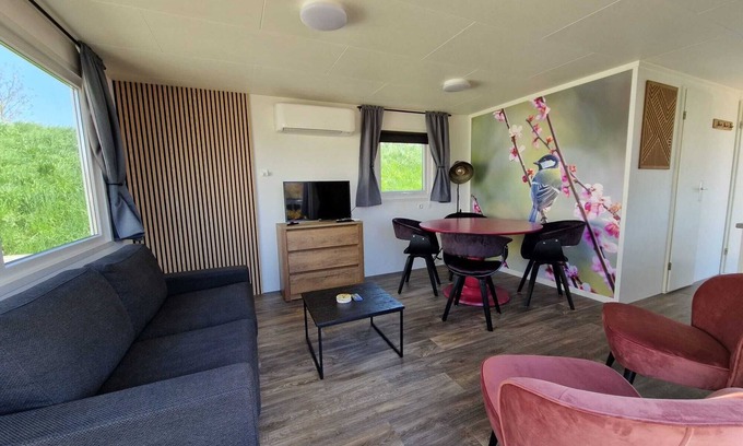 Anna Paulowna Ski Chalet | New chalet 1 on the edge of the Wadden Sea and Amstelmeer with private terrace!