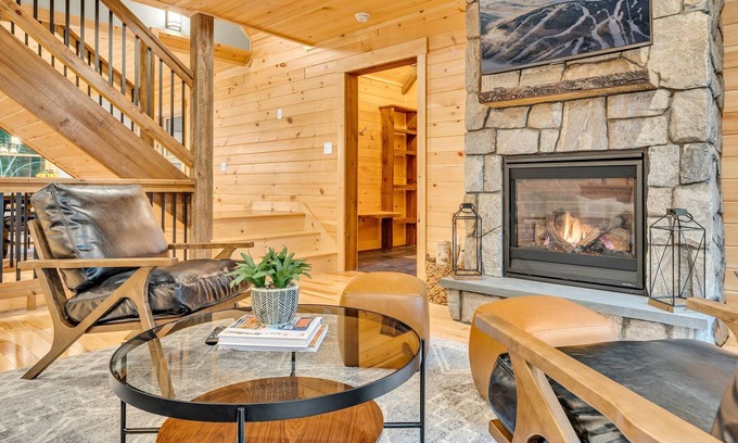 Bryant Pond Ski Chalet | NEW Chalet! Hottub|Arcade|Wet Bar|Slps12|Location!