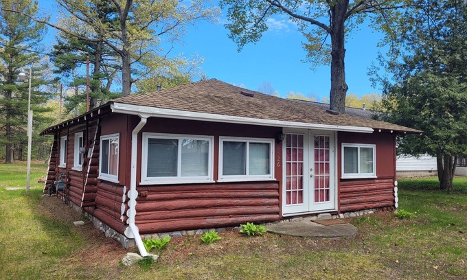 Oscoda Cabin | NEW! Chappy's Cabin - Very Cute, Comfy, and Traditional!