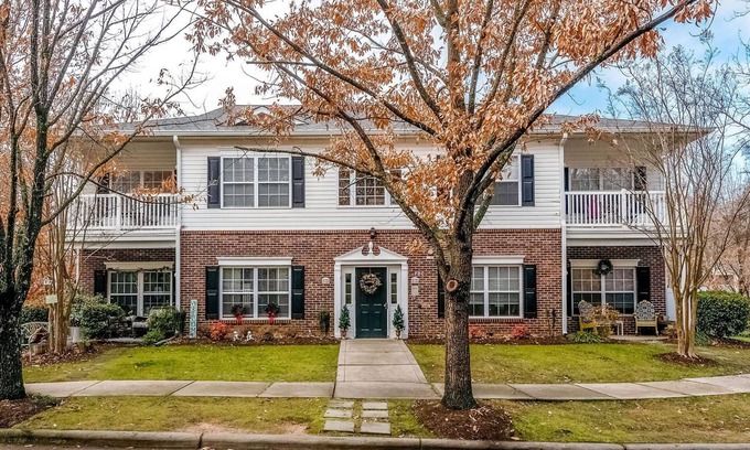 Cornelius Condo | *New* Charming 2BR Lake Norman Condo near Charlotte