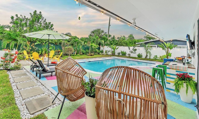 Pompano Beach Villa | New Charming 3-bedroom villa with salt water pool/3mile to beach.