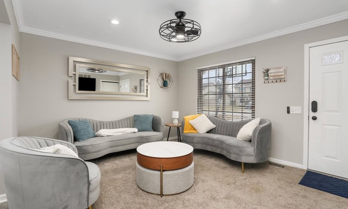 Canton House | New-Charming 3-bedroom house with SMART TVs, WiFi in fabulous Canton