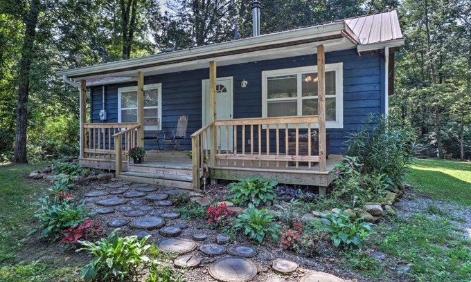 Crossville Cabin | NEW! Charming Cabin by Cumberland Mtn State Park