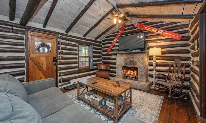 Thayerville House | New! Charming Dog Friendly Retreat w/Hot Tub