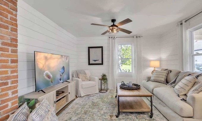 Ellsworth House | New! City Lights Escape in Ellsworth!