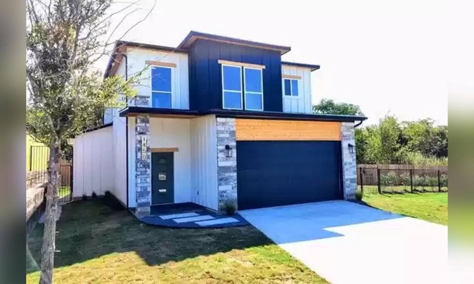 Fort Worth House | *NEW* Clean & Modern Living Close to all Fort Worth's best spots