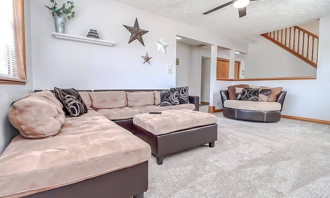 Lincoln House | NEW* Close to Downtown | Big Backyard | 4bd 2 b