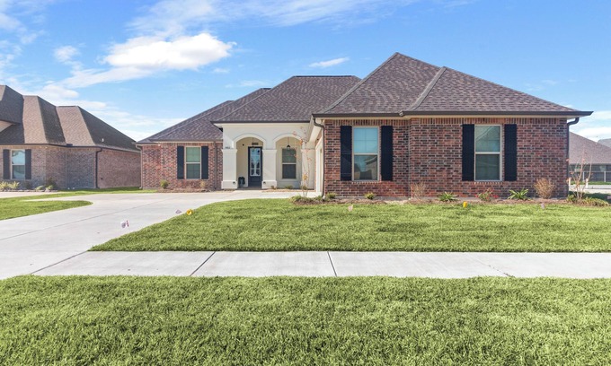 Lake Charles House | New Const 3 King Beds