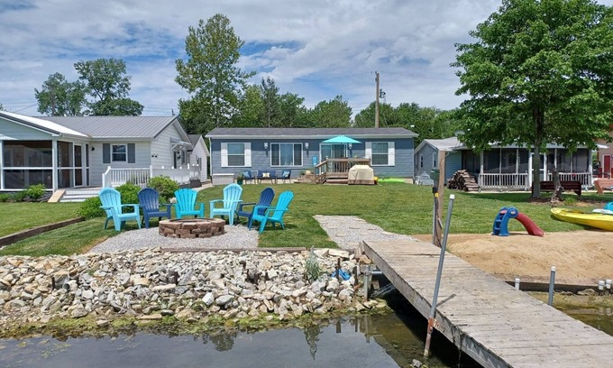 Deedsville House | New Construction 3 Bed/2 Bath Home on Beautiful Nyona Lake Sleeps 9 Pet Friendly