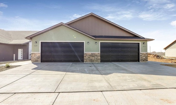 Twin Falls House | New construction duplex, clean & comfortable 1075