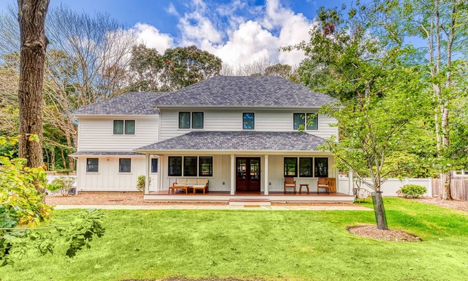 Westhampton House | New construction! Family home, spotless, pet free winter or summer oasis