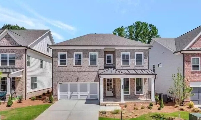 Alpharetta House | New Construction home in Alpharetta with pool and tennis courts