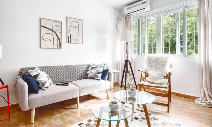 Pla del Bon Repos Apartment | New Coquette Apartment with Wi-Fi