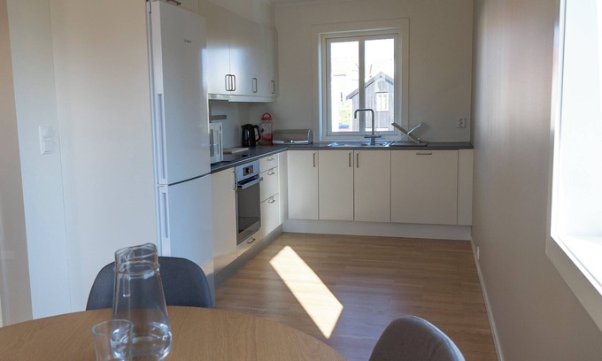 Arendal Apartment | New cozy apartment in Arendal-Hill. 5 minute to the town center, pet friendly.