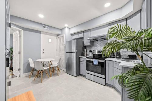 Gayborhood Apartment | New! Cozy Apt in Center City!