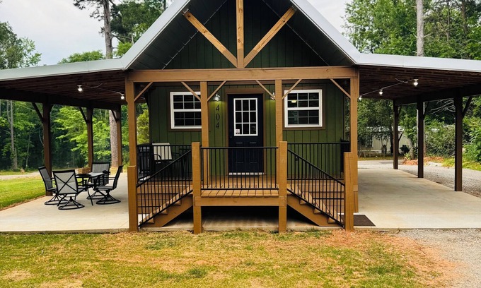 Townville Cabin | New! Cozy Cabin 3/Lake Hartwell/Green Pond Lndg/Broyles Landing/Covered Shelter