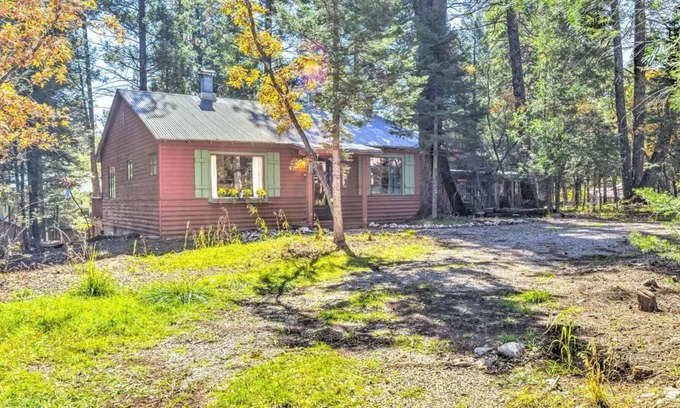 Cloudcroft House | New! Cozy Cabin in Cloudcroft village close to Lodge