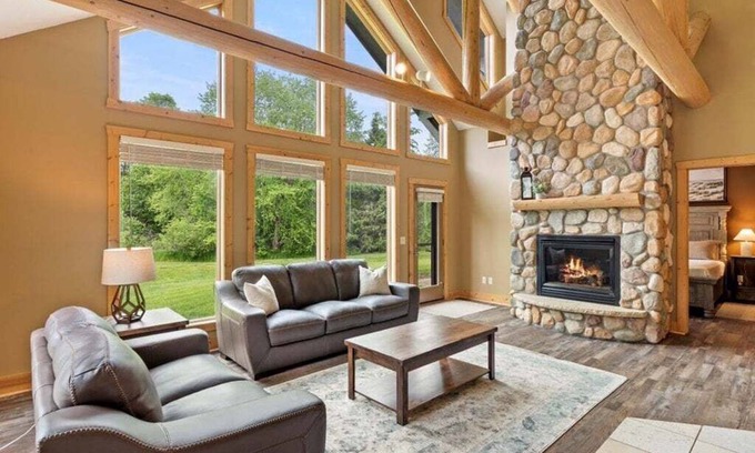 Nisswa House | NEW! Cozy Creekside Townhome Steps from Gull Lake Access