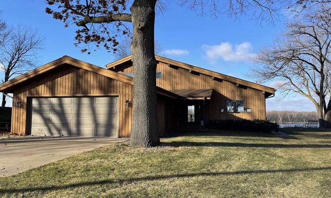 Cordova House | NEW! Cozy home overlooking Mississippi River