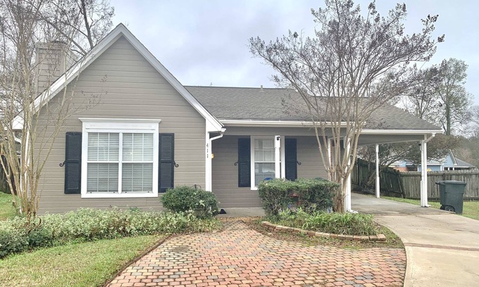 Flowood House | NEW! Cozy House Near Dogwood & Reservoir