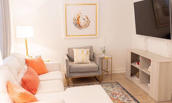 Oxford Condo | New Cozy Oxford Condo, Walk to Campus!