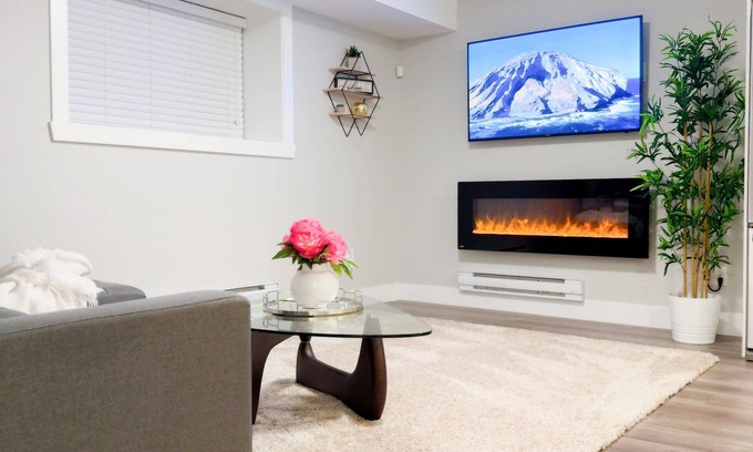 Maple Ridge House | New Cozy Private Guest Suit with full kitchen