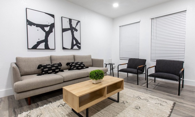 Northglenn House | NEW Cozy Renovated Townhome | 25 min to Denver