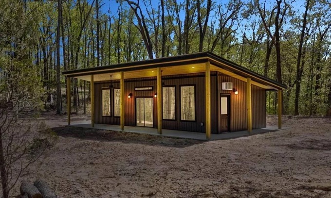 Means Cabin | New, Cozy, Secluded Cabin